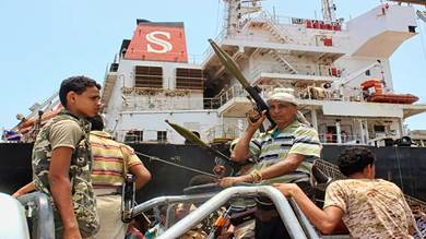 ​تهديدات الحوثيين بمعركة بحرية.. وسيلة لتحسين شروط التفاوض